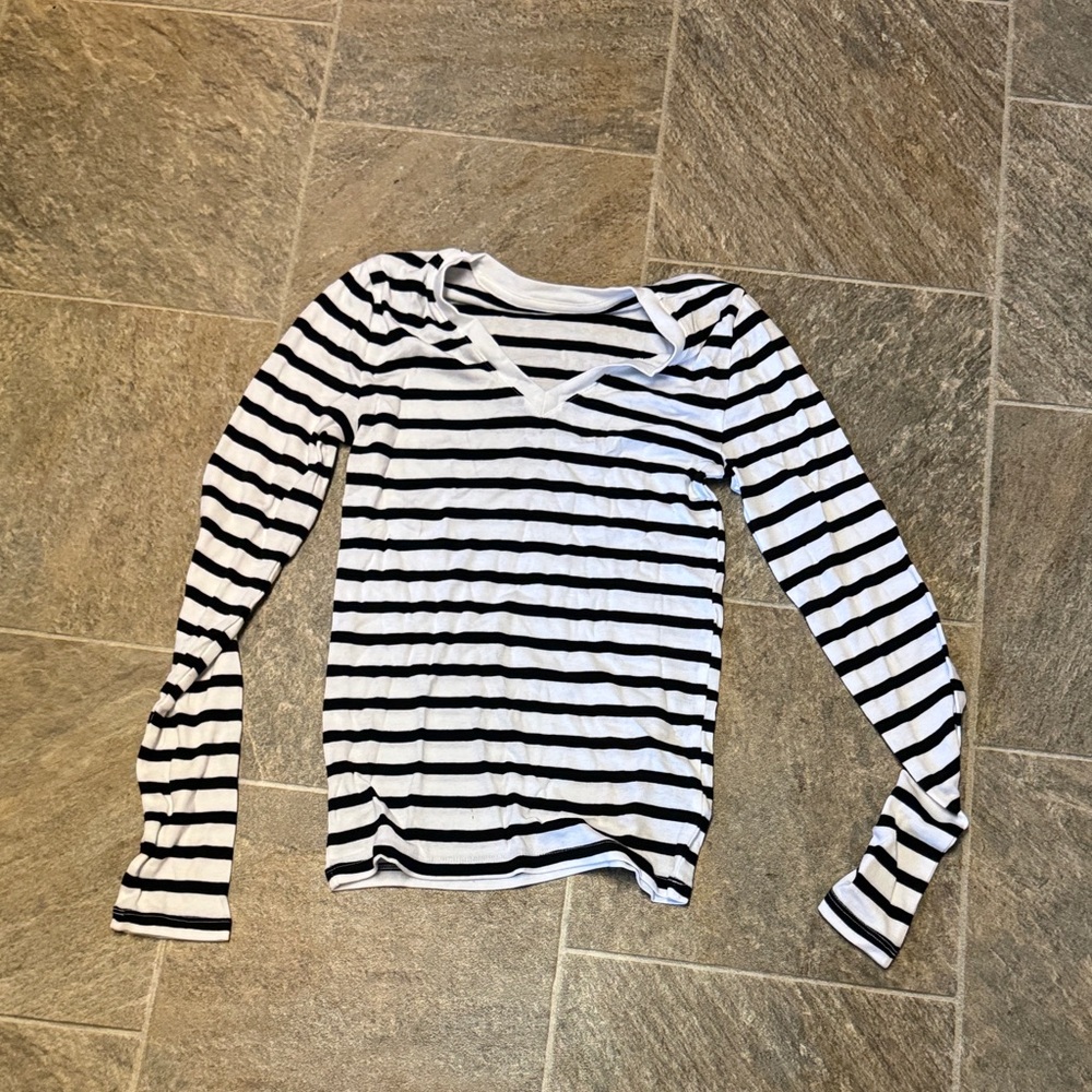 GAP Black and White Striped Long Sleeve Tee